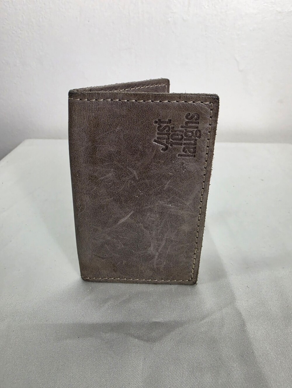 M0851 Leather Trifold Card Wallet